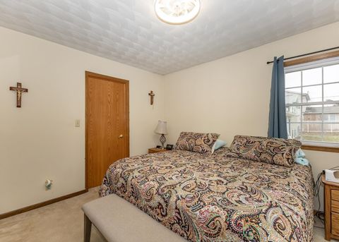 Tiny photo for 564 Scenic Dr Drive, Clinton, IA 52732 (MLS # 100000607)