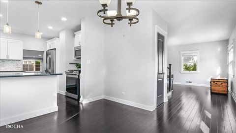 Tiny photo for 236 W SUNSET Avenue, Lombard, IL 60148 (MLS # 12462729)