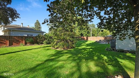 Tiny photo for 236 W SUNSET Avenue, Lombard, IL 60148 (MLS # 12462729)