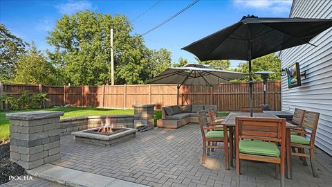 Tiny photo for 236 W SUNSET Avenue, Lombard, IL 60148 (MLS # 12462729)