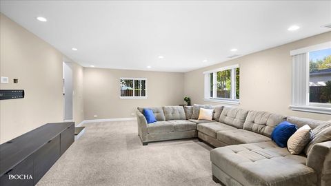 Tiny photo for 236 W SUNSET Avenue, Lombard, IL 60148 (MLS # 12462729)