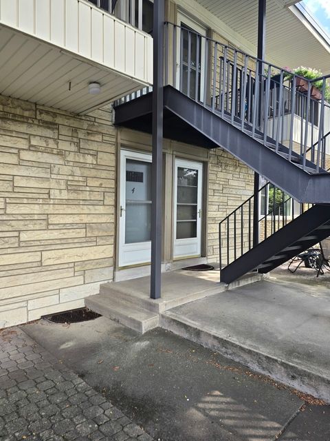 Tiny photo for 4 Garden Drive #4, La Grange Park, IL 60526 (MLS # 12448159)