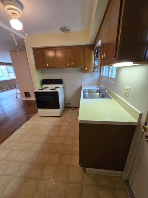 Tiny photo for 4 Garden Drive #4, La Grange Park, IL 60526 (MLS # 12448159)