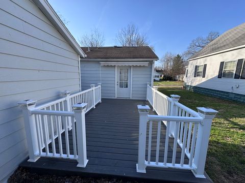 Tiny photo for 212 W Allmon Street, Salem, IL 62881 (MLS # 12603183)