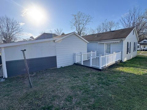 Tiny photo for 212 W Allmon Street, Salem, IL 62881 (MLS # 12603183)