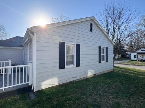 Tiny photo for 212 W Allmon Street, Salem, IL 62881 (MLS # 12603183)
