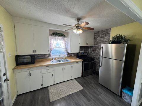 Tiny photo for 212 W Allmon Street, Salem, IL 62881 (MLS # 12603183)