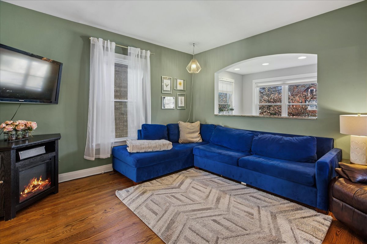 6429 N Oliphant Avenue