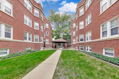 Tiny photo for 6421 N GREENVIEW Avenue #2W, Chicago, IL 60626 (MLS # 12529246)