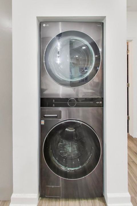 Tiny photo for 6421 N GREENVIEW Avenue #2W, Chicago, IL 60626 (MLS # 12529246)