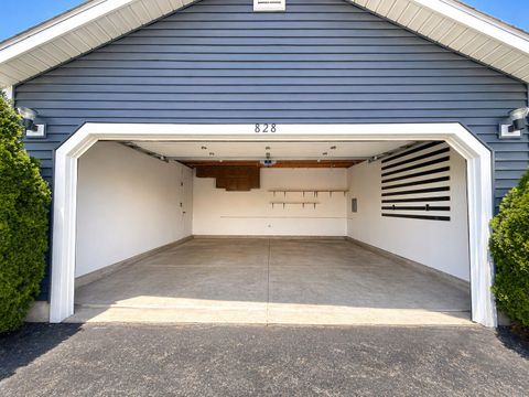 Tiny photo for 828 Huron Court, Carol Stream, IL 60188 (MLS # 12629814)