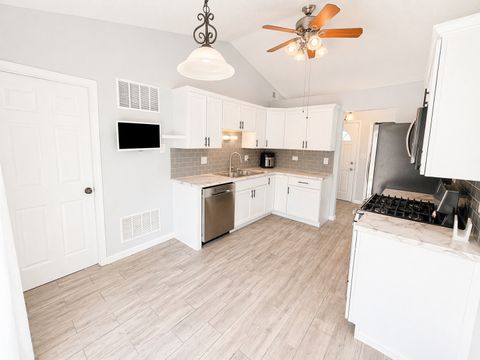 Tiny photo for 828 Huron Court, Carol Stream, IL 60188 (MLS # 12629814)