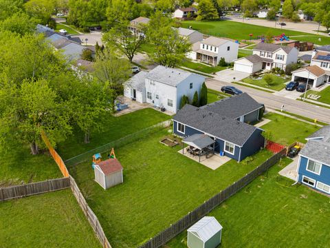 Tiny photo for 828 Huron Court, Carol Stream, IL 60188 (MLS # 12629814)