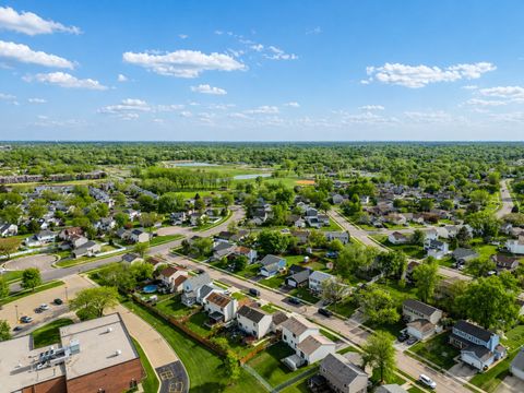 Tiny photo for 828 Huron Court, Carol Stream, IL 60188 (MLS # 12629814)