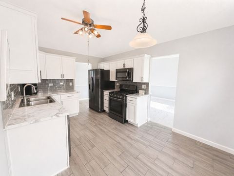 Tiny photo for 828 Huron Court, Carol Stream, IL 60188 (MLS # 12629814)