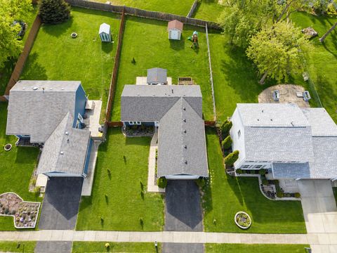 Tiny photo for 828 Huron Court, Carol Stream, IL 60188 (MLS # 12629814)