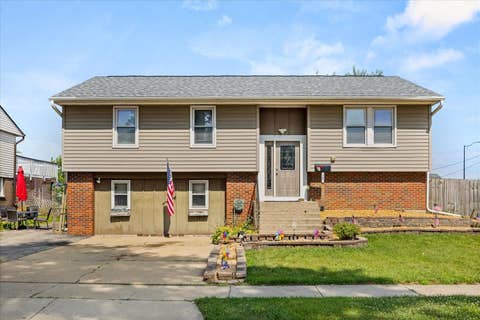 Photo of 305 Hickory Avenue, Romeoville, IL 60446 (MLS # 12712157)
