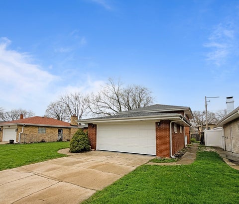 Tiny photo for 1118 E 169th Street, South Holland, IL 60473 (MLS # 12622138)