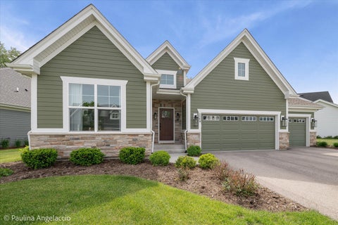 Photo of 1569 Dempsey Drive, St. Charles, IL 60174 (MLS # 12644807)