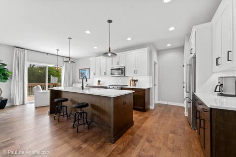 Tiny photo for 1569 Dempsey Drive, St. Charles, IL 60174 (MLS # 12644807)