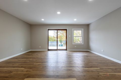 Tiny photo for 1096 Beechwood Road, Buffalo Grove, IL 60089 (MLS # 12552110)