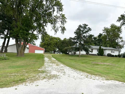Tiny photo for 1698 E 1400 North Road, Watseka, IL 60970 (MLS # 12764021)