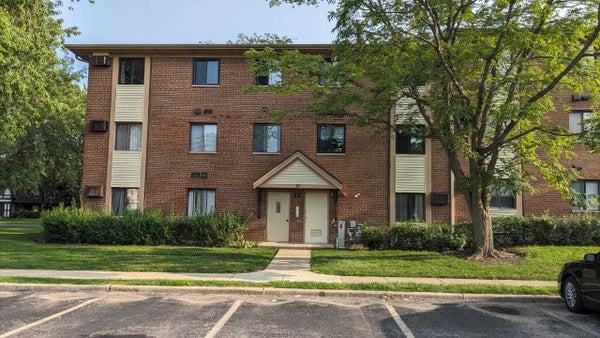 17 PARKSIDE CT APT 3, VERNON HILLS, IL 60061 - Image ba7a8c36fc0bc328f6c799b2e2e6988d/3337994967