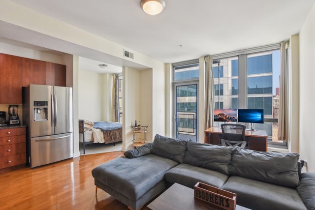 565 W Quincy Street 1711