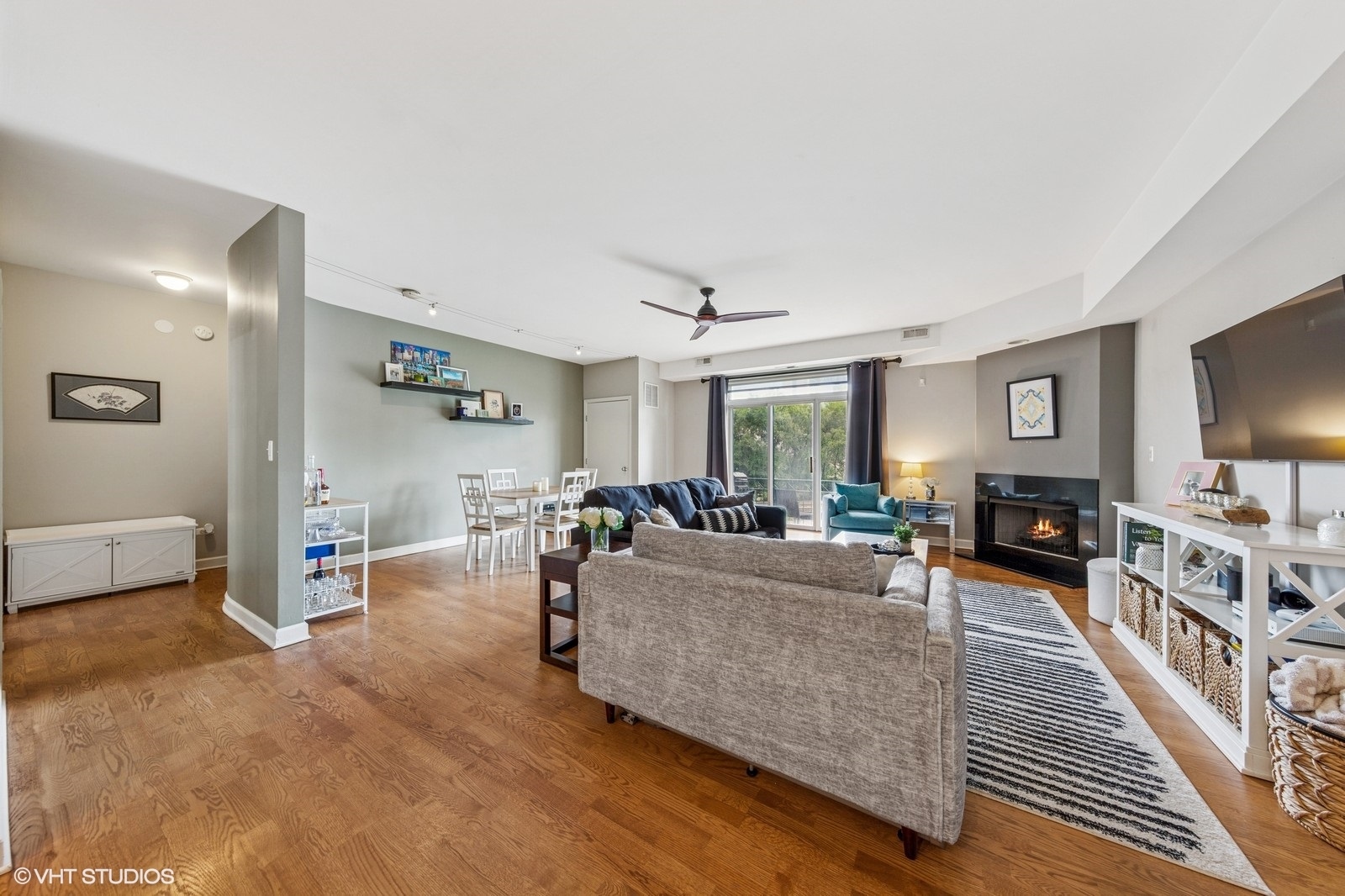 680 N Green Street 402