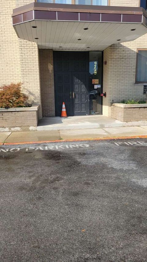 Tiny photo for 9725 S Karlov Avenue #401, Oak Lawn, IL 60453 (MLS # 12425239)