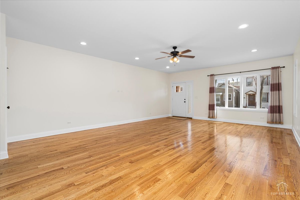 3326 S Lituanica Avenue