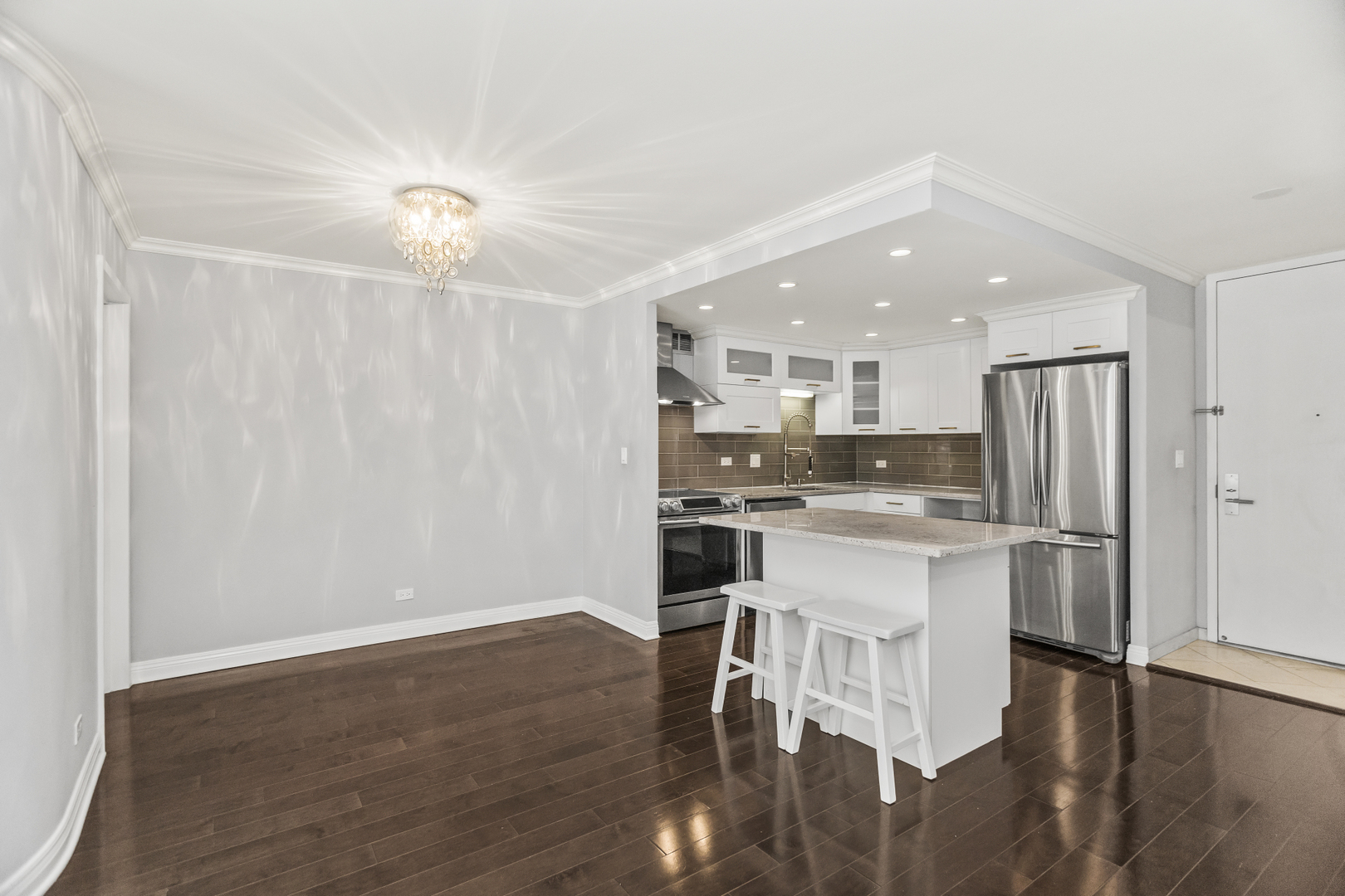 110 E Delaware Place 802
