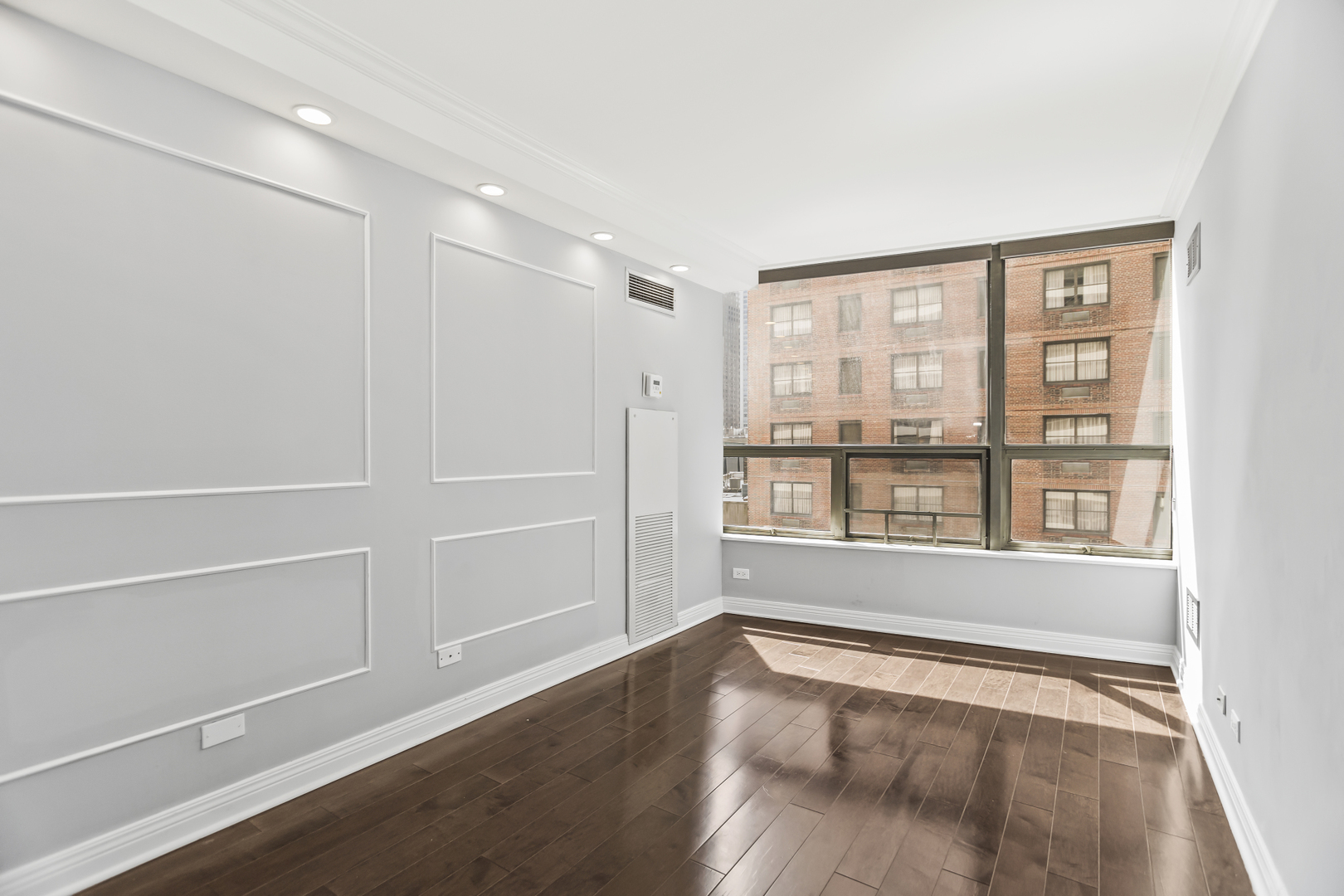110 E Delaware Place 802