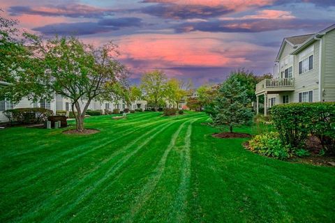 Tiny photo for 513 Green Bridge Lane #B, Prospect Heights, IL 60070 (MLS # 12593343)