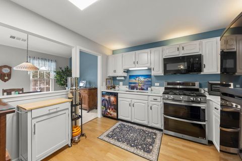 Tiny photo for 513 Green Bridge Lane #B, Prospect Heights, IL 60070 (MLS # 12593343)