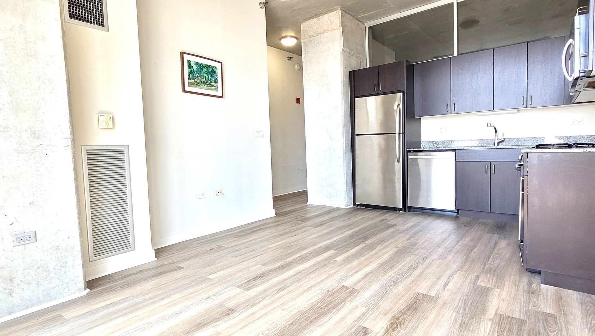 235 W Van Buren Street 2904