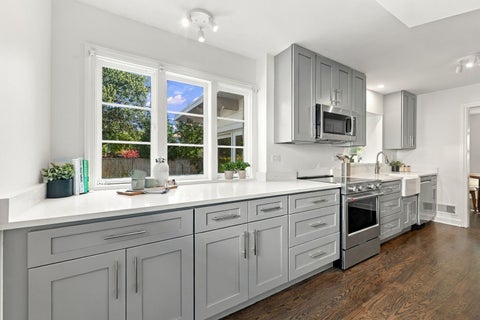 Tiny photo for 2111 Lincolnwood Drive, Evanston, IL 60201 (MLS # 12791614)