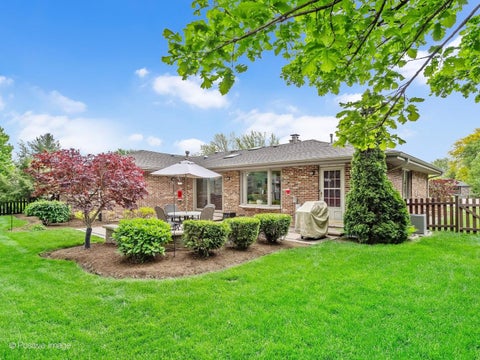 Tiny photo for 16W660 89th Place, Willowbrook, IL 60527 (MLS # 12646441)