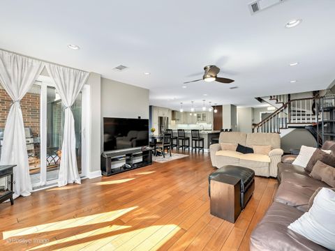 Tiny photo for 1401 Burr Oak Road #114B, Hinsdale, IL 60521 (MLS # 12543414)