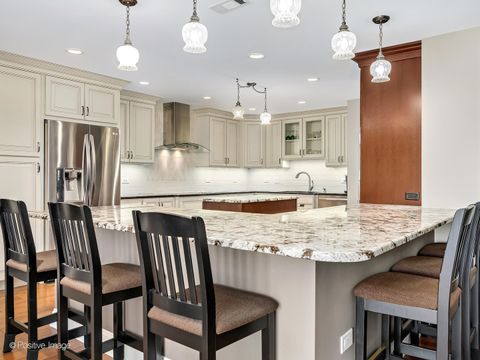 Tiny photo for 1401 Burr Oak Road #114B, Hinsdale, IL 60521 (MLS # 12543414)