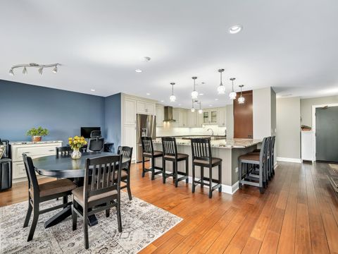 Tiny photo for 1401 Burr Oak Road #114B, Hinsdale, IL 60521 (MLS # 12543414)