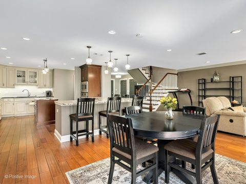 Tiny photo for 1401 Burr Oak Road #114B, Hinsdale, IL 60521 (MLS # 12543414)