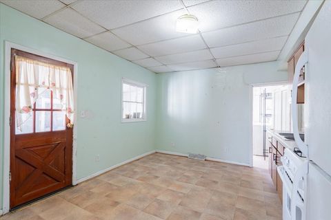 Tiny photo for 713 N George Street, Clinton, IL 61727 (MLS # 12523184)