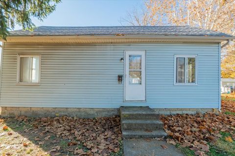 Photo of 713 N George Street, Clinton, IL 61727 (MLS # 12523184)