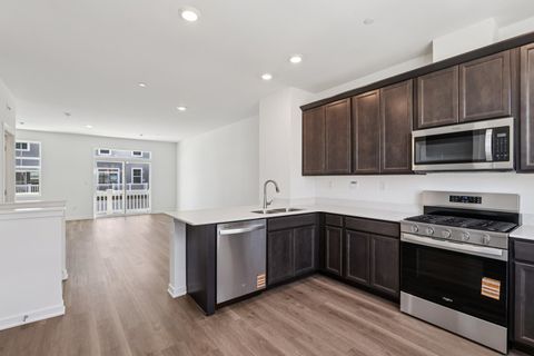 Tiny photo for 555 Yosemite Way, Mundelein, IL 60060 (MLS # 12621165)