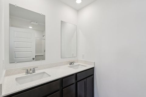 Tiny photo for 555 Yosemite Way, Mundelein, IL 60060 (MLS # 12621165)