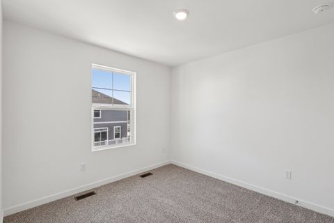 Tiny photo for 555 Yosemite Way, Mundelein, IL 60060 (MLS # 12621165)