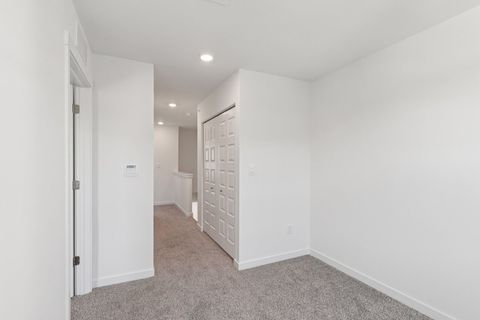 Tiny photo for 555 Yosemite Way, Mundelein, IL 60060 (MLS # 12621165)