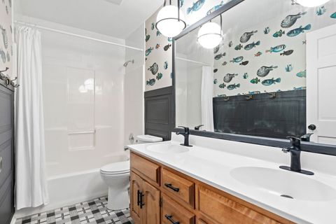 Tiny photo for 369 Hawthorne Boulevard, Glen Ellyn, IL 60137 (MLS # 12608086)