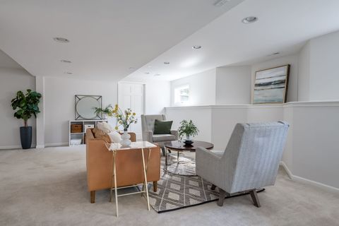 Tiny photo for 369 Hawthorne Boulevard, Glen Ellyn, IL 60137 (MLS # 12608086)